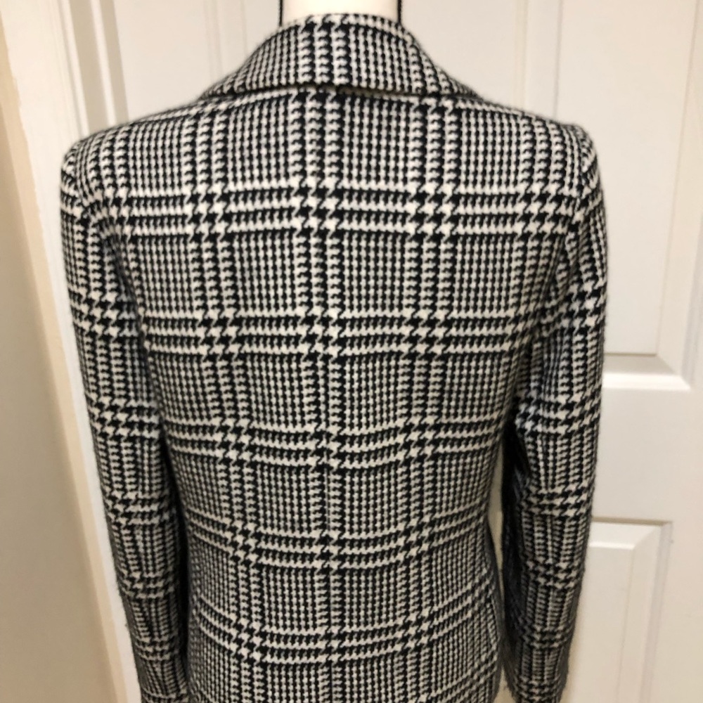Blazer - Picture 3 of 4